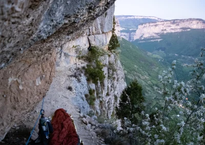 Bivouac sur la vire de Presles dans le Vercors © Florian Garibal