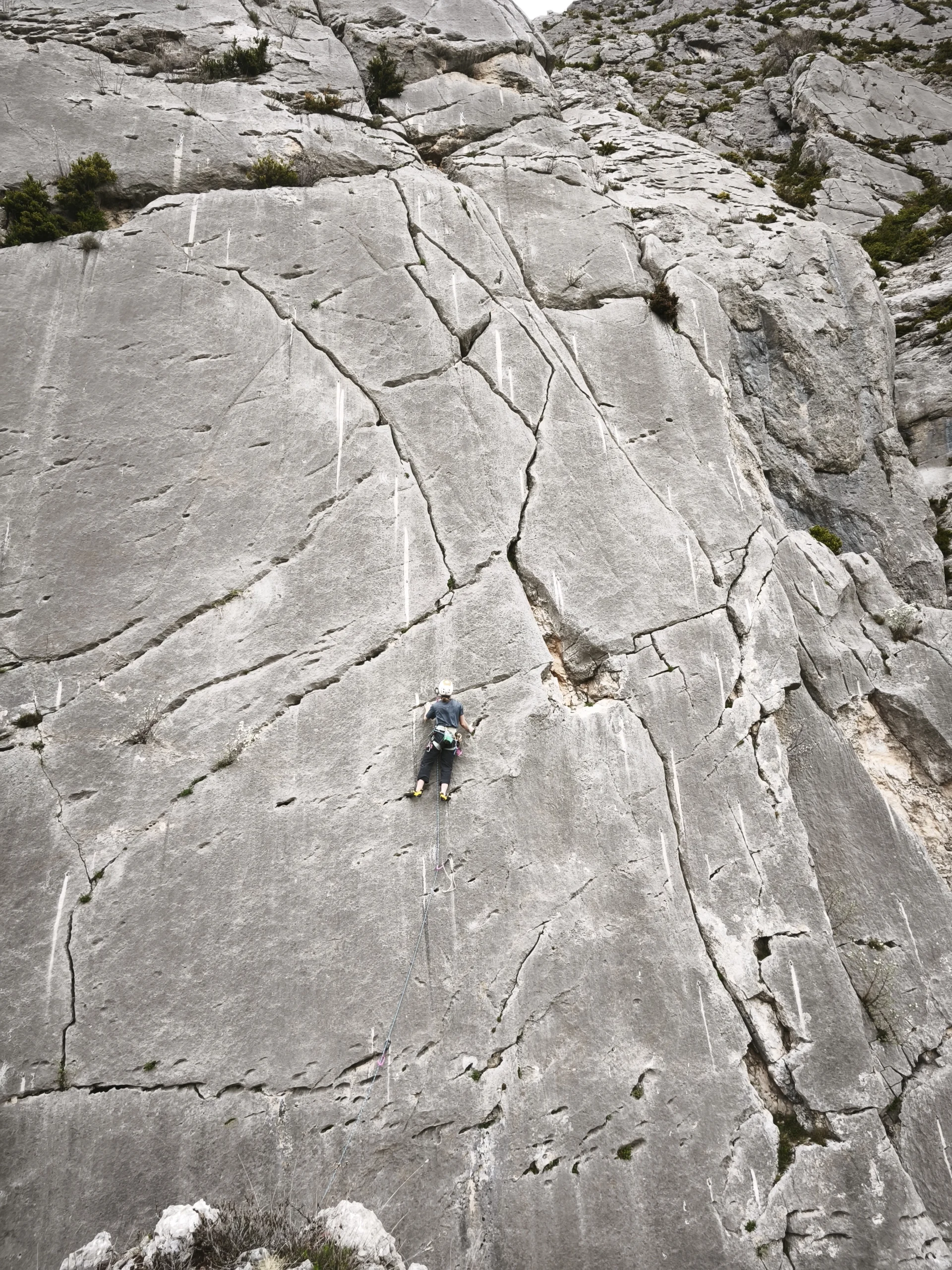 Escalade en falaise à Sigotier © Ugo Angelier