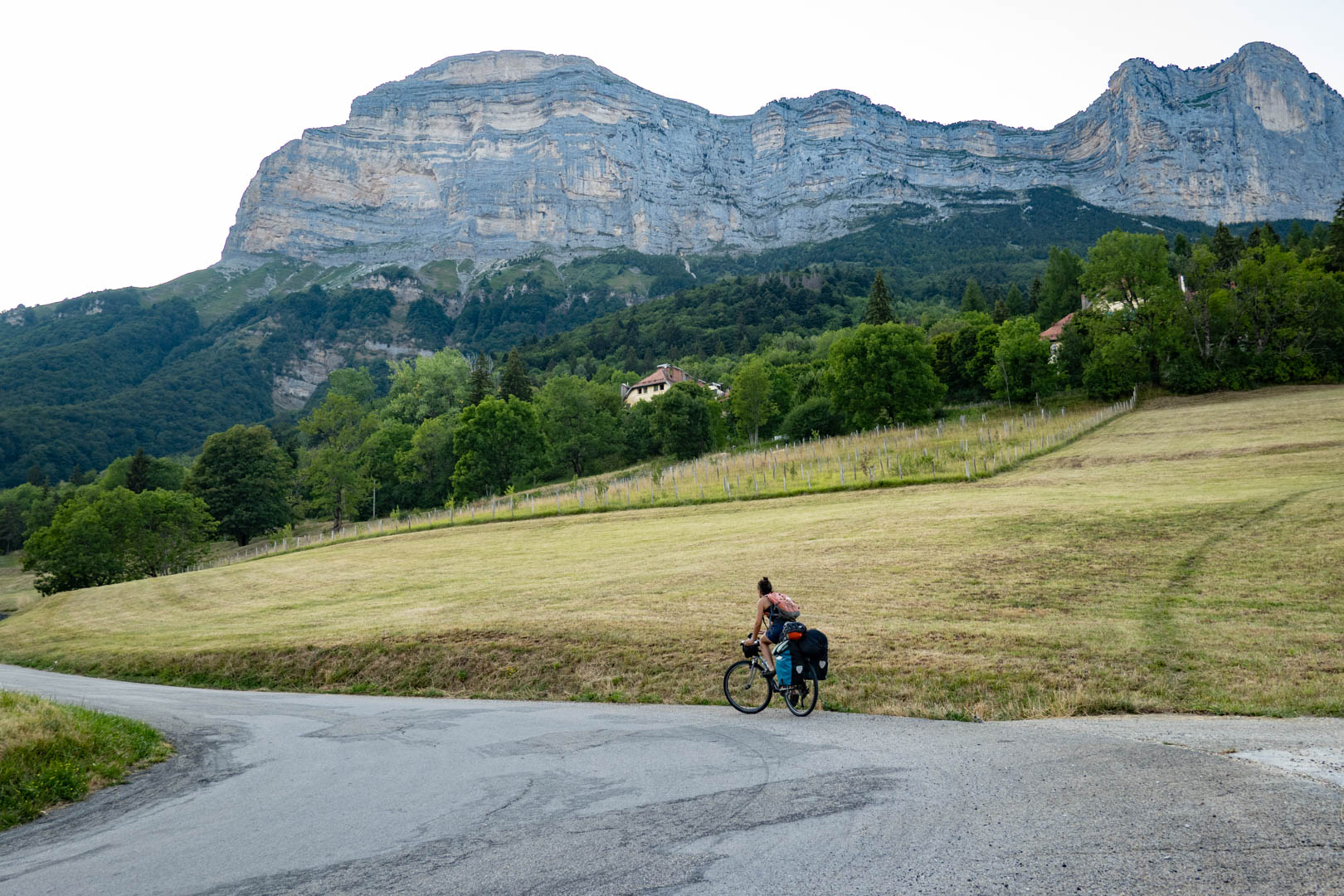 Montée à vélo vers la Dent de Crolles Montée à vélo vers la Dent de Crolles ©Florian Garibal