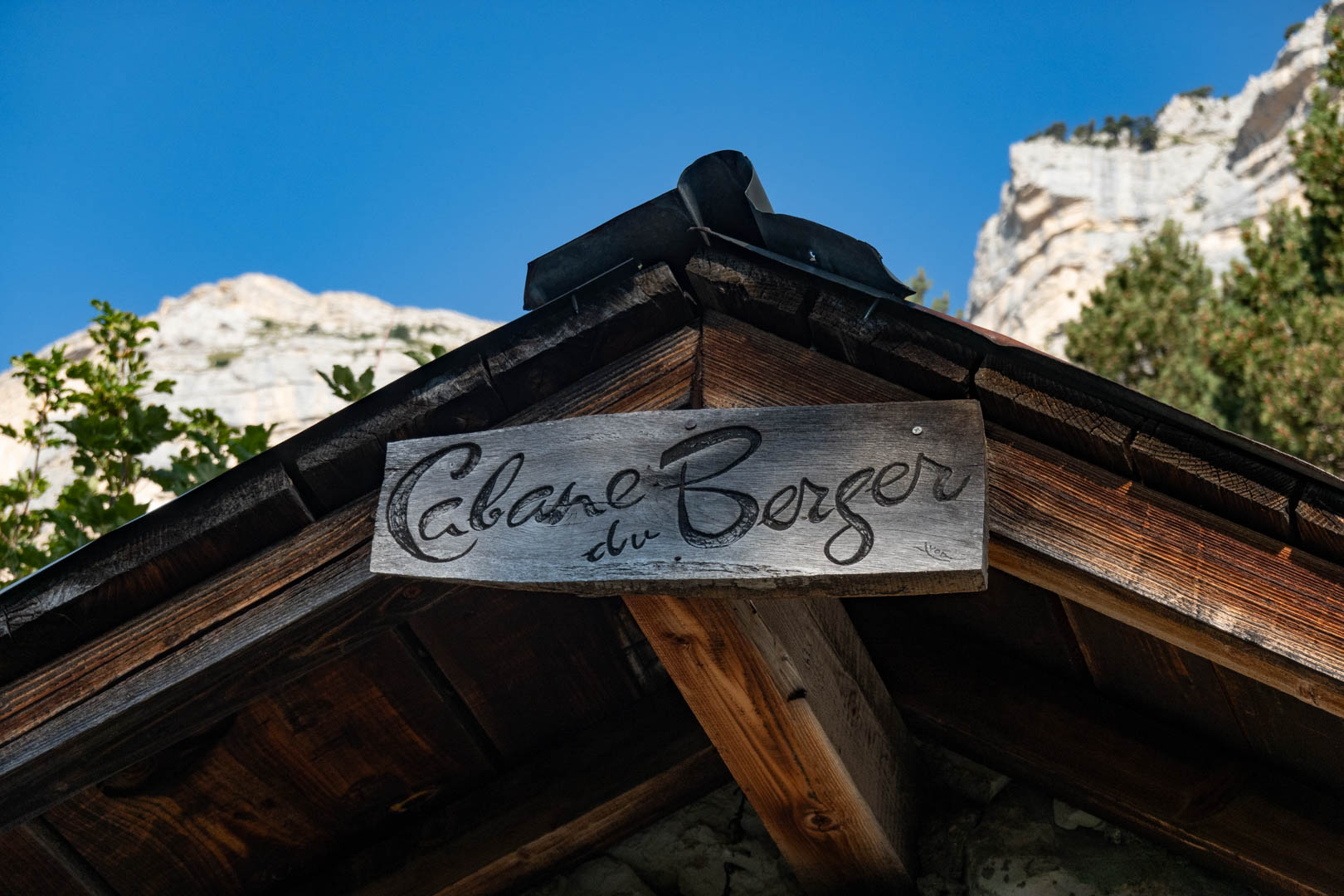 La Cabane du berger, sous le Rocher du Midi et la Dent de Crolles La Cabane du berger, sous le Rocher du Midi et la Dent de Crolles ©Florian Garibal