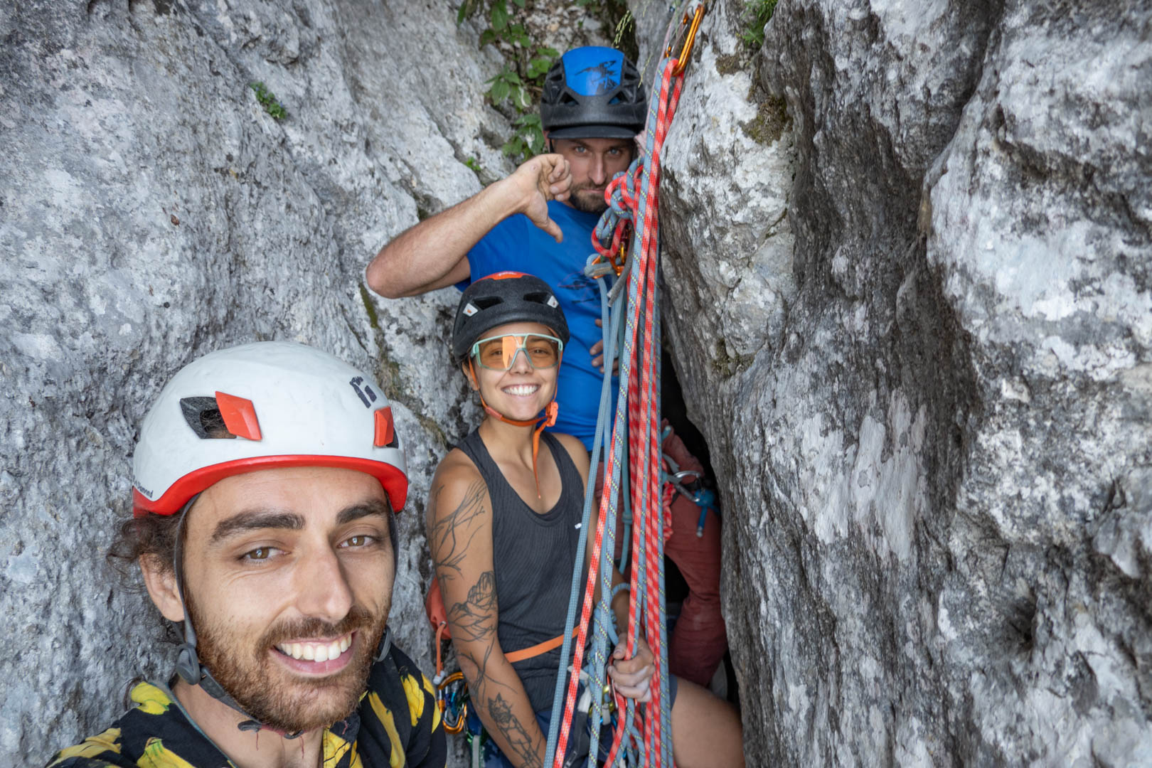 Photo de groupe dans les cheminées de la Dent de Crolles ! Photo de groupe dans les cheminées de la Dent de Crolles ! ©Florian Garibal