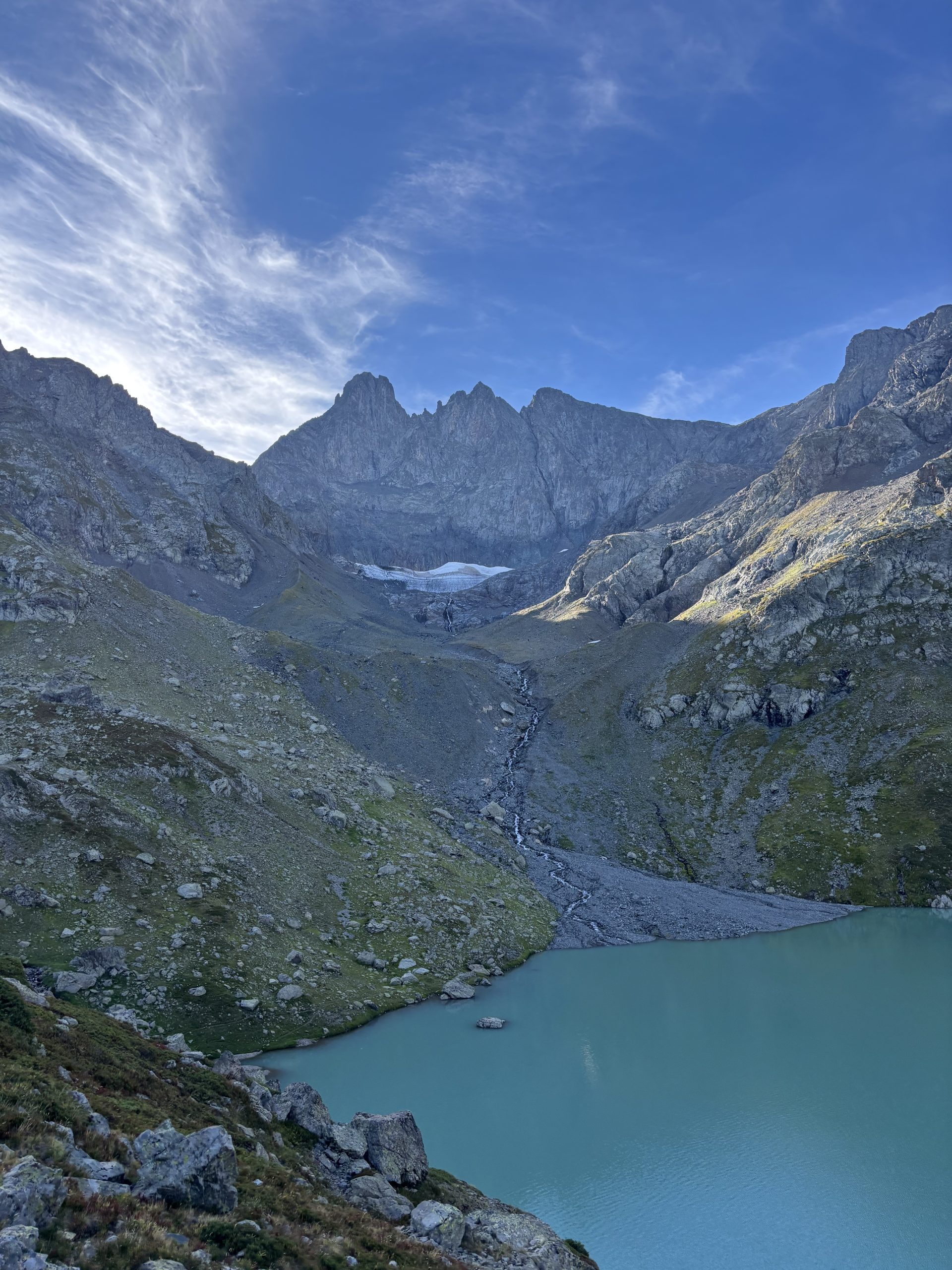 Les 3 Pics de Belledonne depuis le Lac Blanc ©Corentin Consigny